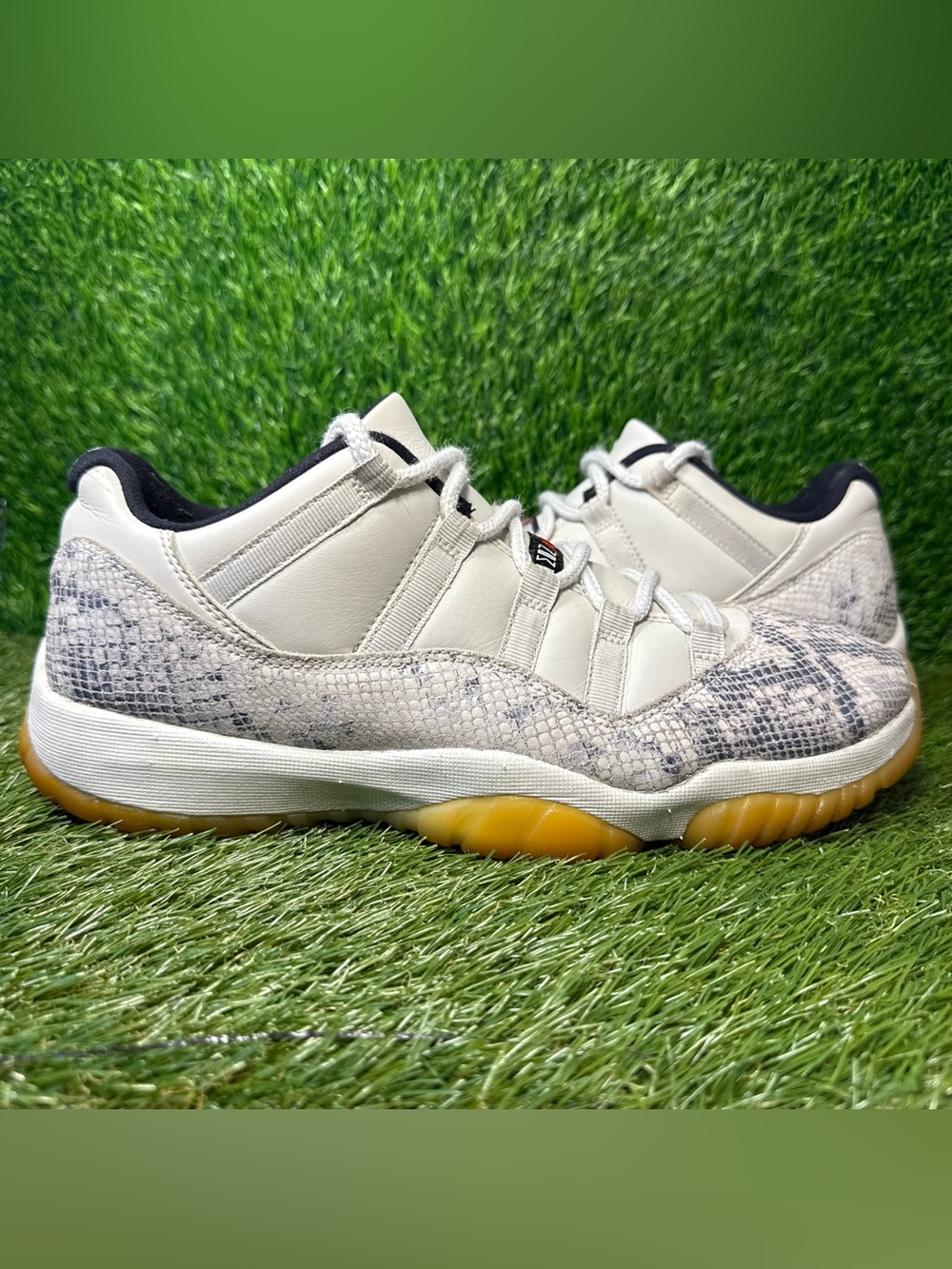 Nike Air Jordan 11 XI Retro Low Light Bone Snakeskin